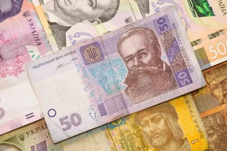 3209 гривень на життя: з чого складається прожитковий мінімум українців