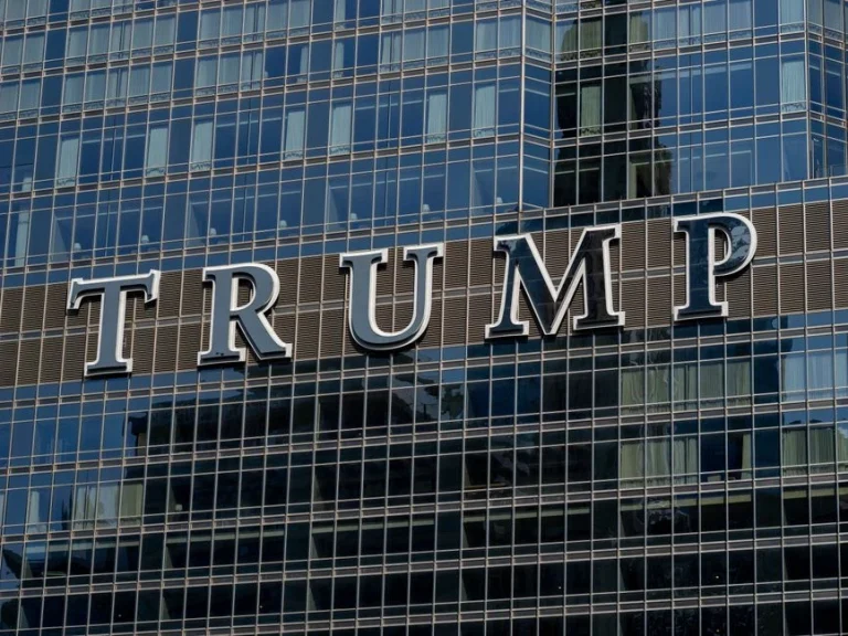 Ставка на криптовалюти підвела Трампа: його компанія зазнала великих втрат