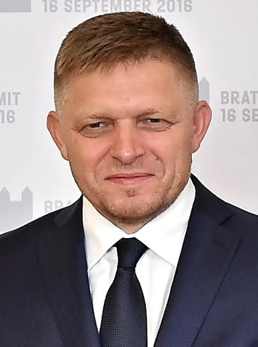 Фіцо заговорив про відмову воювати за союзників по НАТО: що він сказав про статтю 5